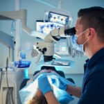 Mikroskopowa stomatologia w Poznaniu – leczenie zębów pod mikroskopem